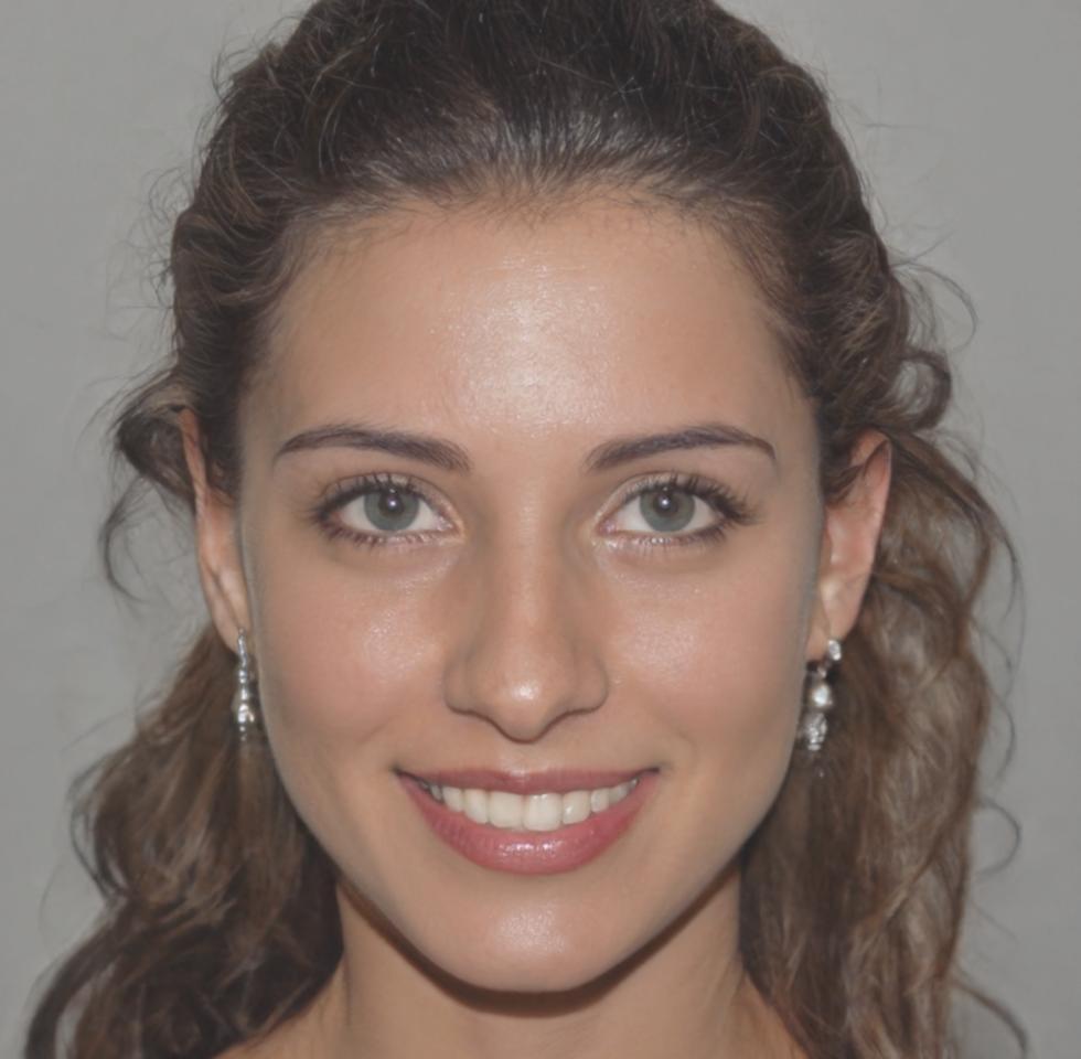 Portraitfoto einer zufriedenen Kursteilnehmerin